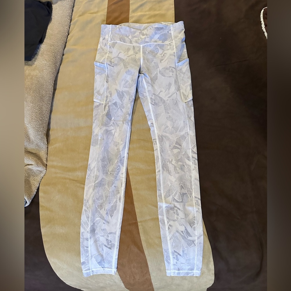 Women’s lululemon pants